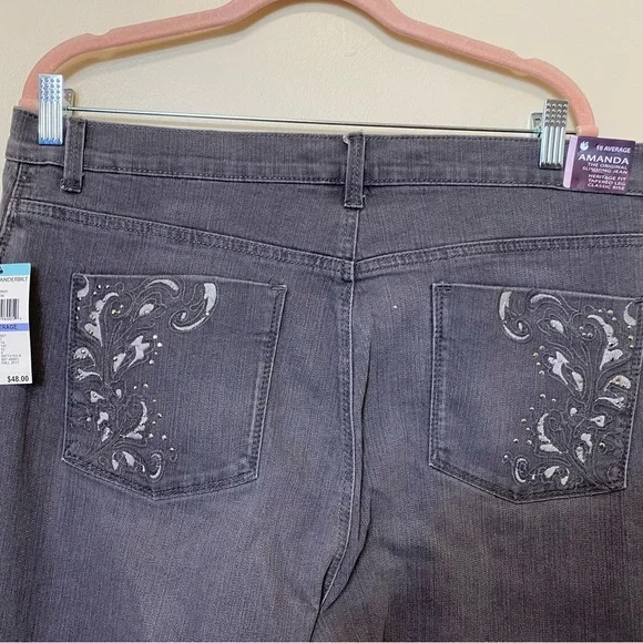 Gloria Vanderbilt Slimming Amanda Jeans. Size 18. NWT. - Picture 2 of 8